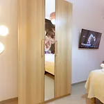 Peoniamaximahouse -piazza Bologna- Apartamento *