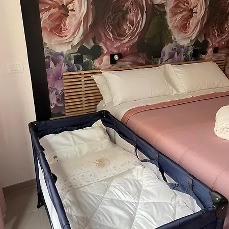 Peoniamaximahouse -piazza Bologna- Daire *